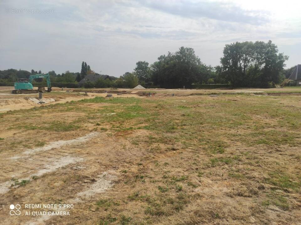 Terrain à SAINT-GEORGES-DU-VIEVRE