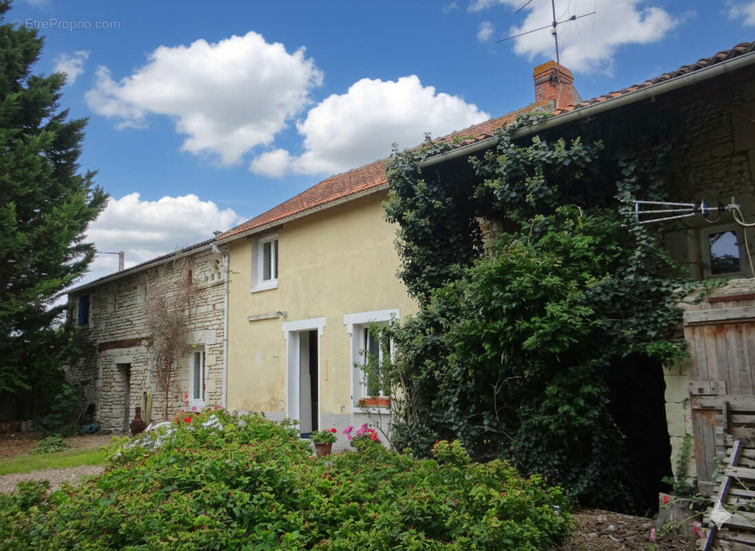 Maison à JAULNAY