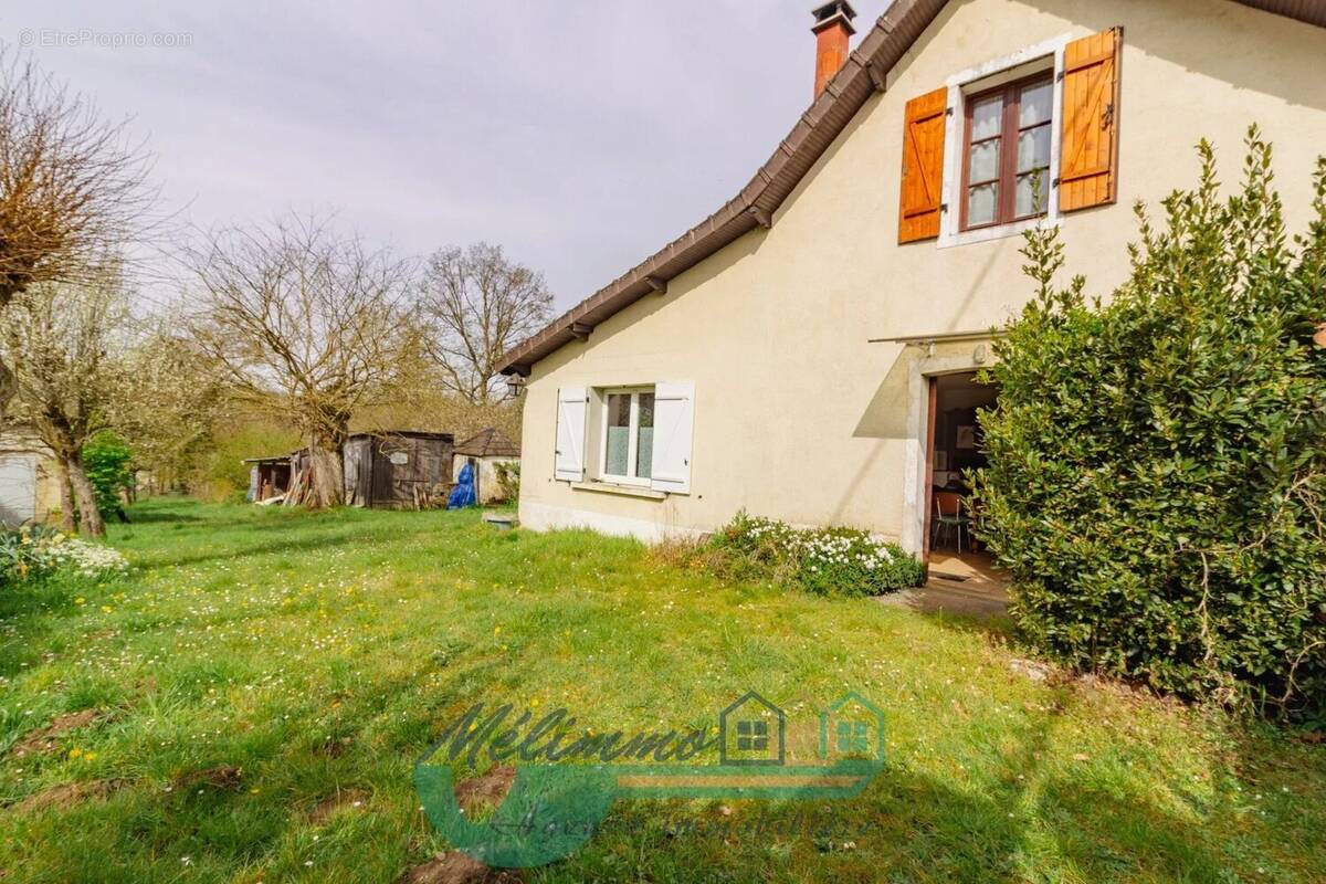 Maison à TOUCY