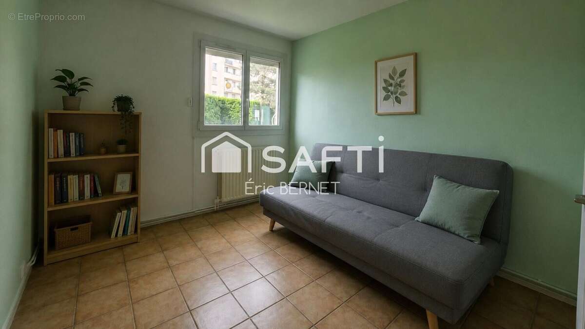 Photo 4 - Appartement à DECINES-CHARPIEU