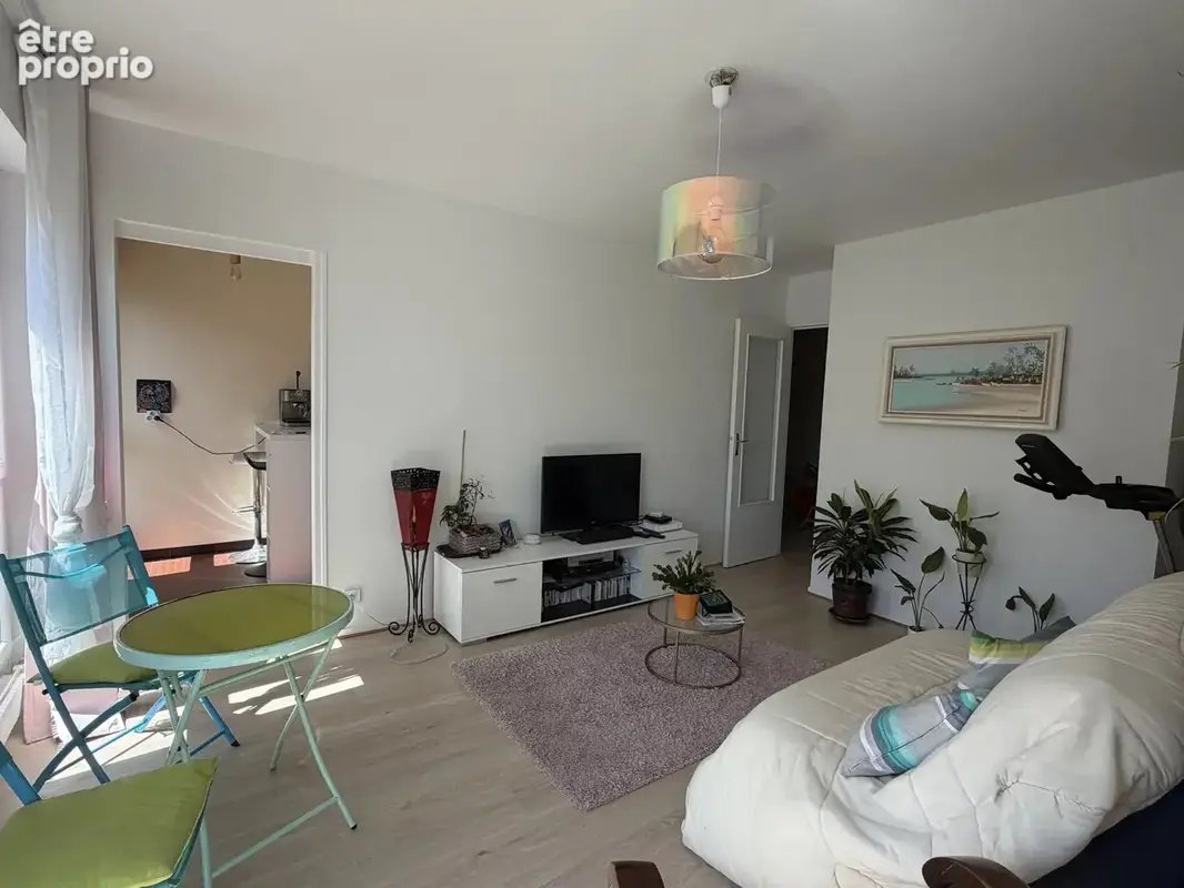 Auxerre - F3 vendu loué avec balcon, cave et garage - photo 8