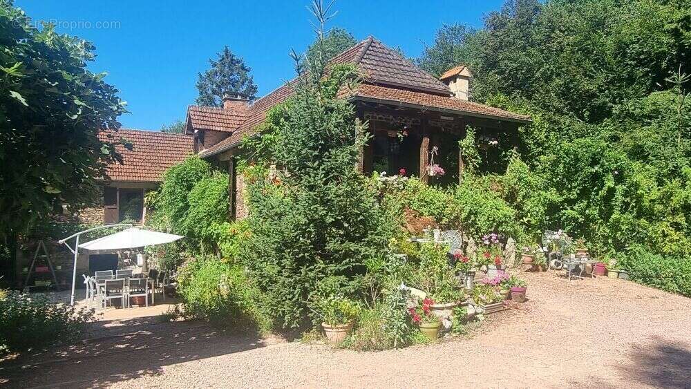 SECTEUR LACAPELLE-MARIVAL - Maison quercynoise de 205 m² avec piscine et terrain de 4.5 hectares - photo 13