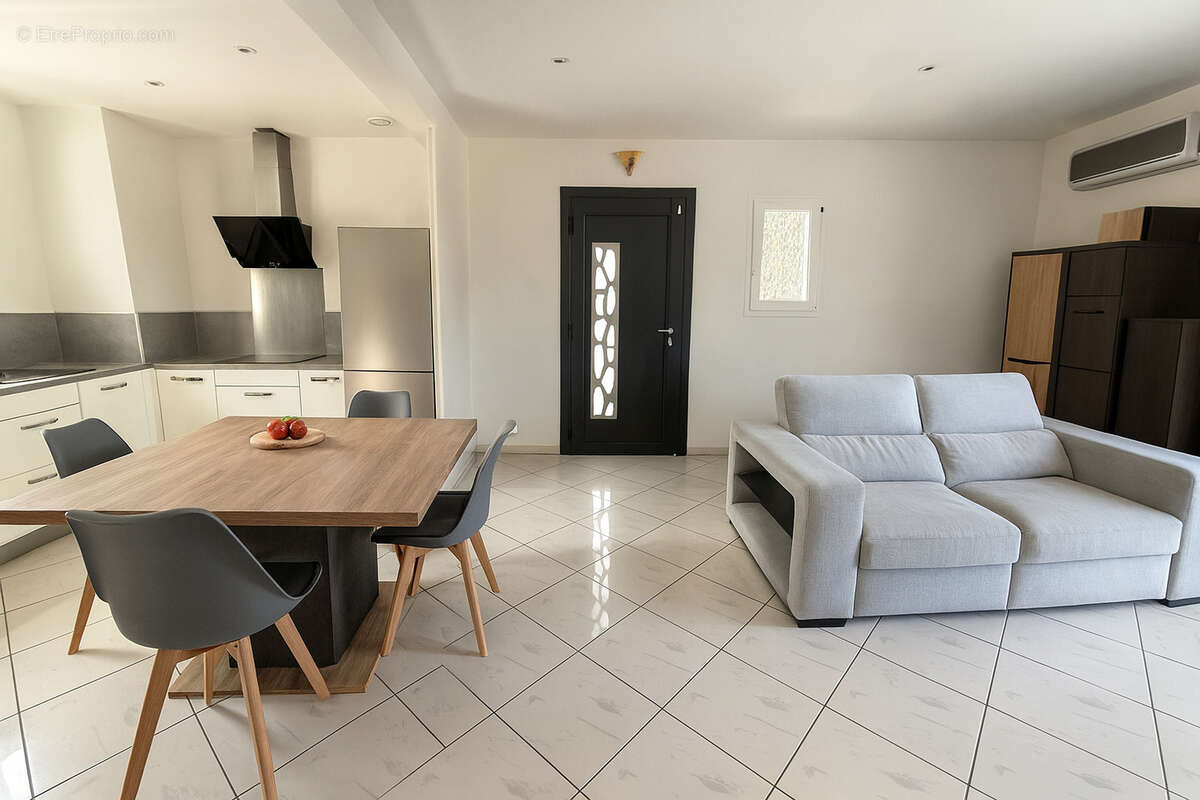 Maison à SOLLIES-PONT