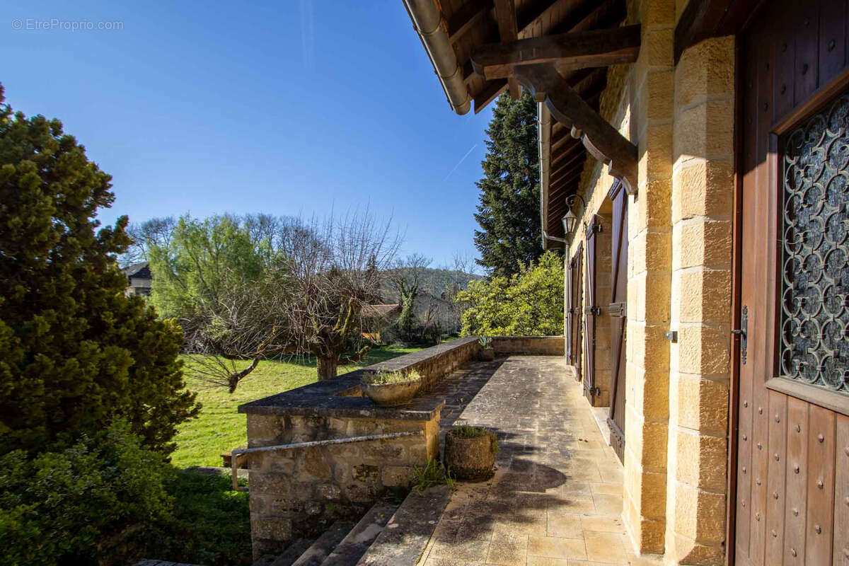 Maison à SAINT-JULIEN-DE-LAMPON