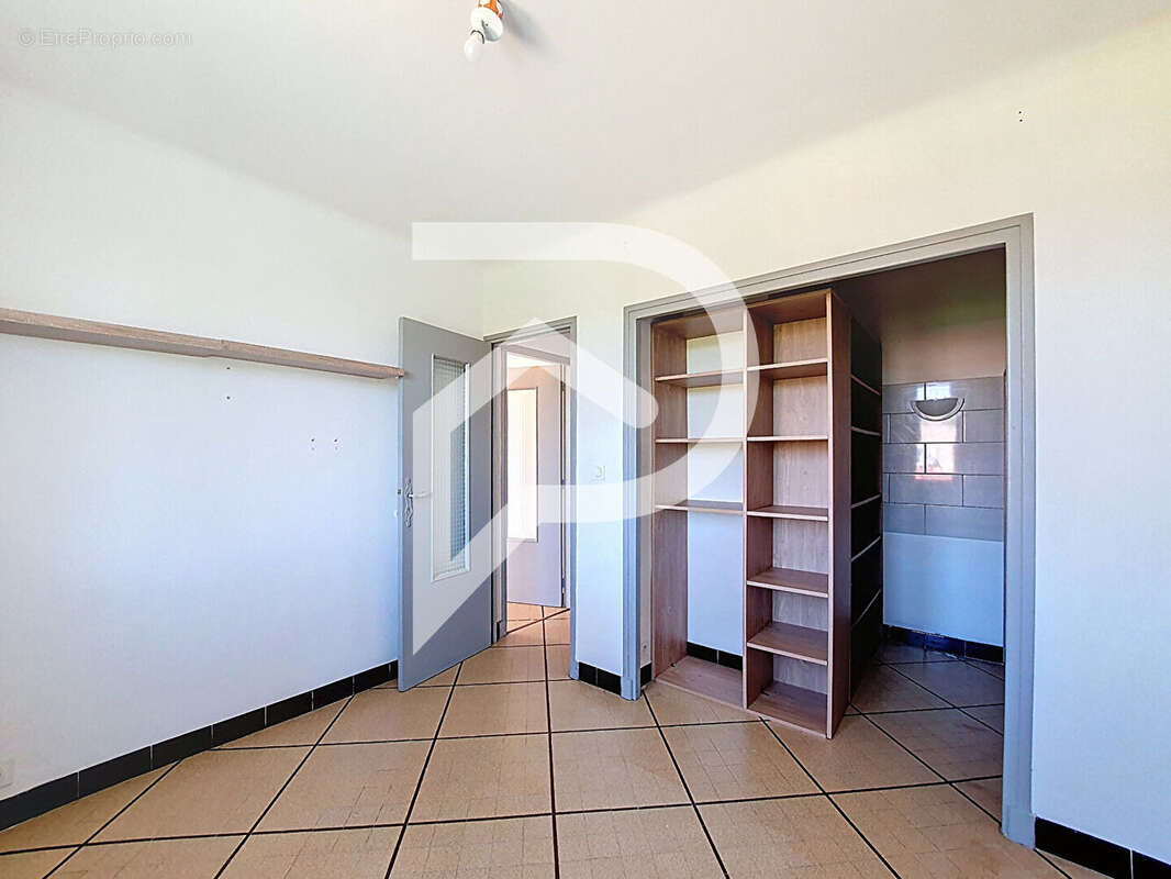 Maison à MONTELIMAR