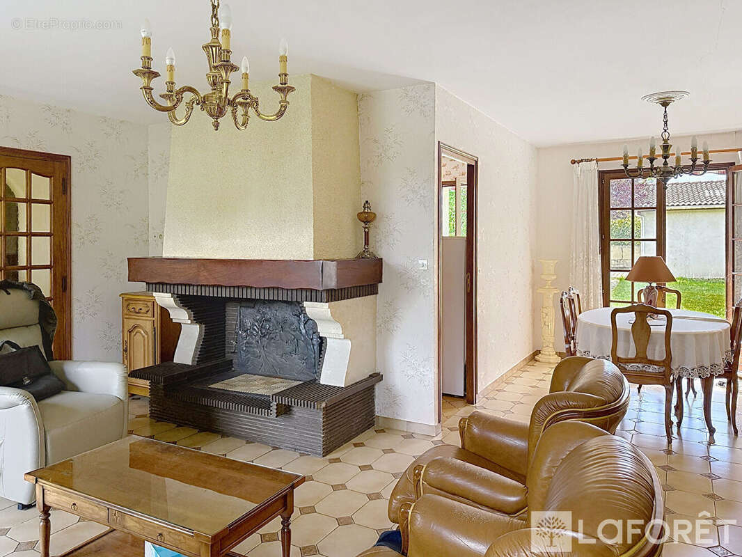 Maison à VILLENAVE-D&#039;ORNON