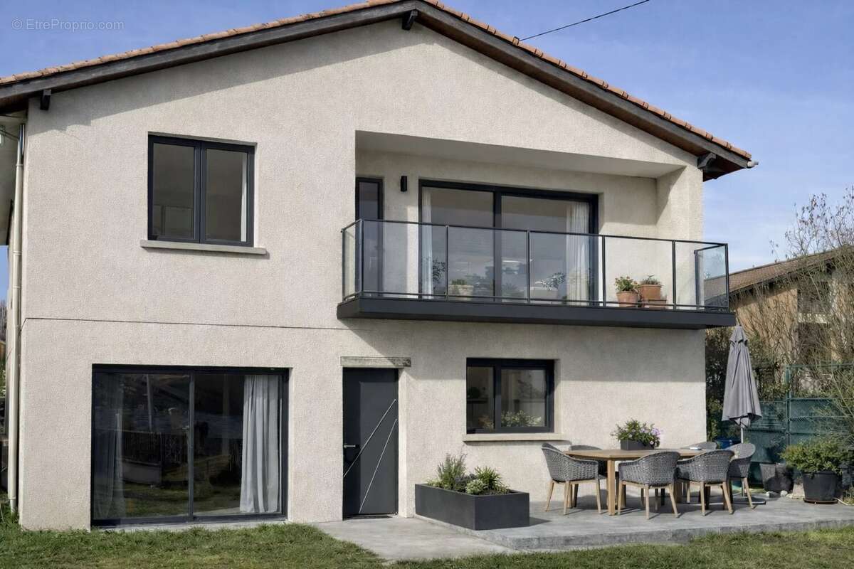 Maison à LARRA