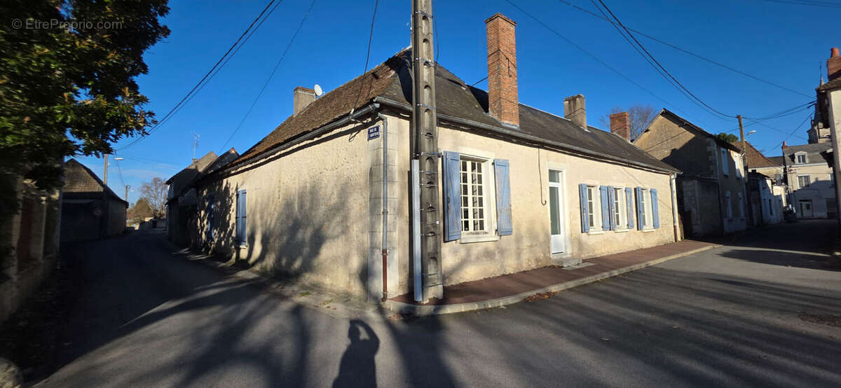 Maison à TOURNON-SAINT-MARTIN