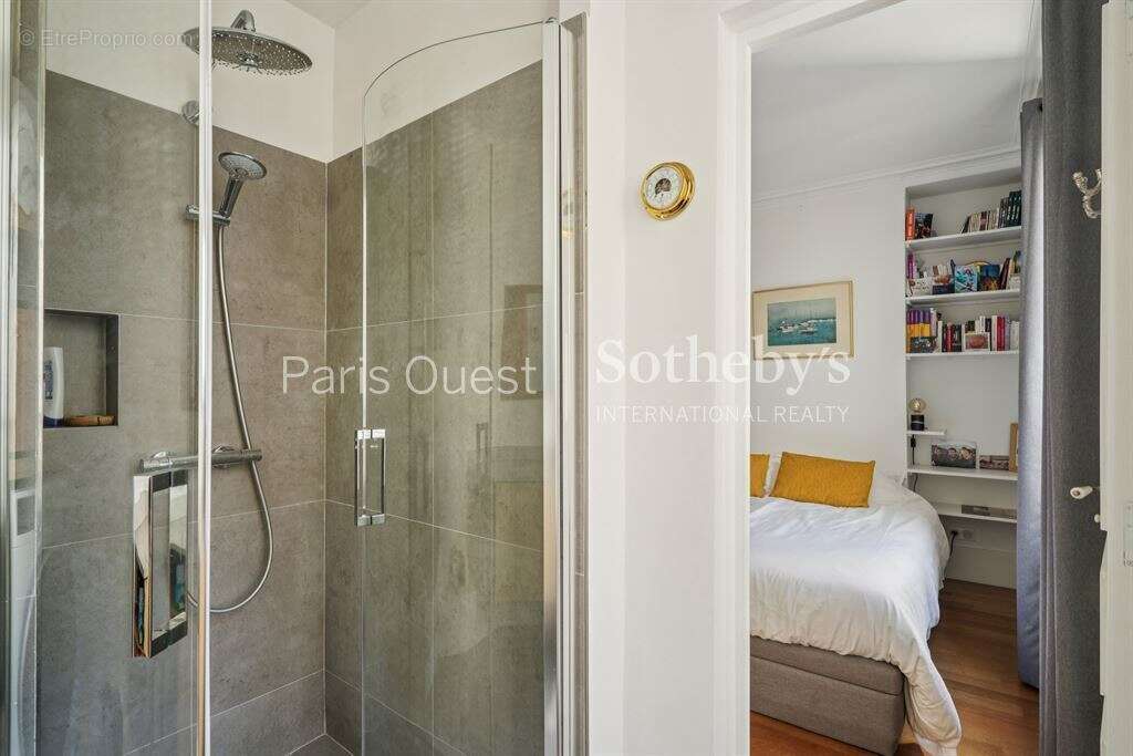 Appartement à PARIS-8E