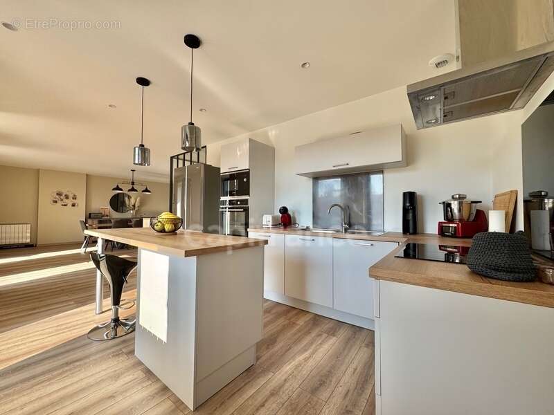 Appartement à LE COTEAU