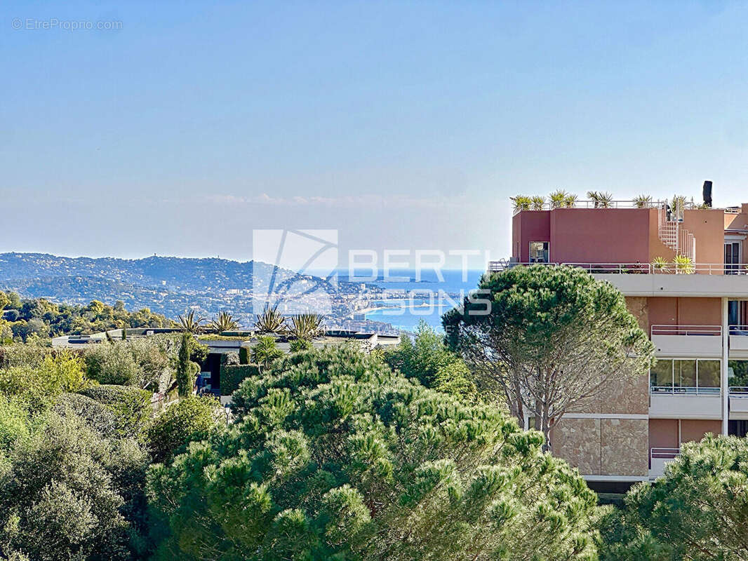 Appartement à MANDELIEU-LA-NAPOULE