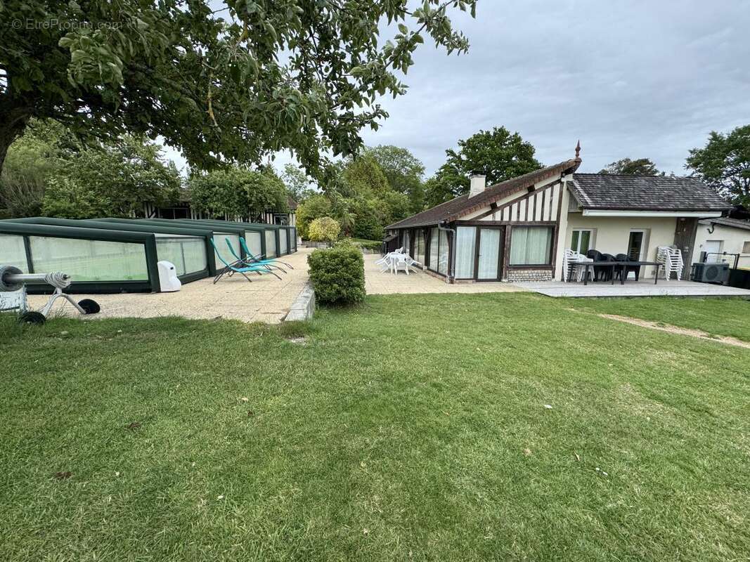 Maison 320 m² à Castillon-En-Auge  - photo 4
