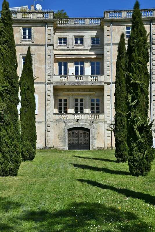 Appartement à UZES