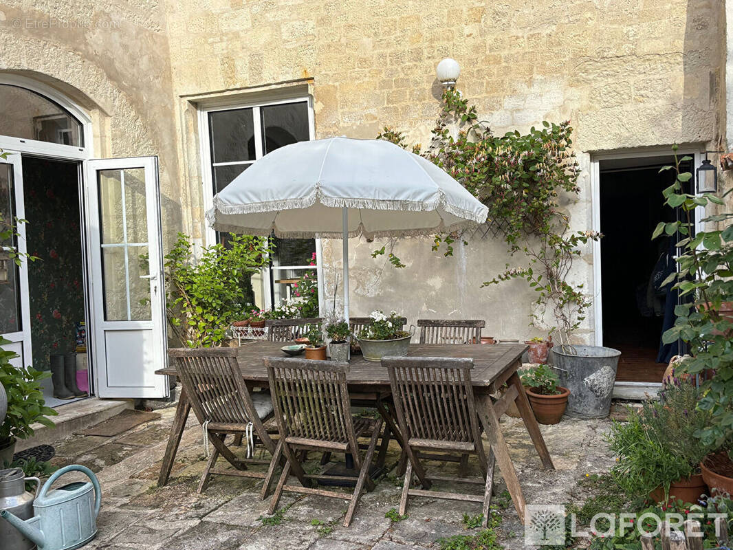 Maison à SAINTES