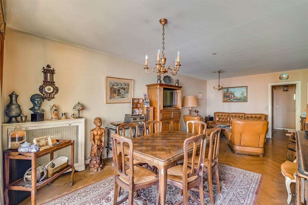 Appartement à PARIS-20E