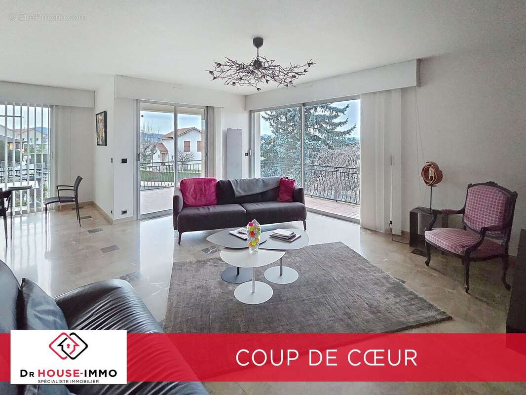 Maison à LA TOUR-DE-SALVAGNY