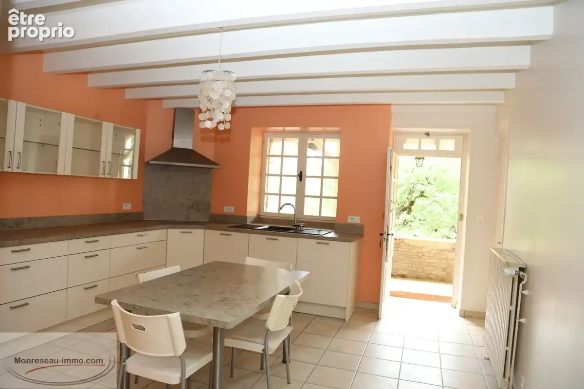 La roche vineuse - photo 14