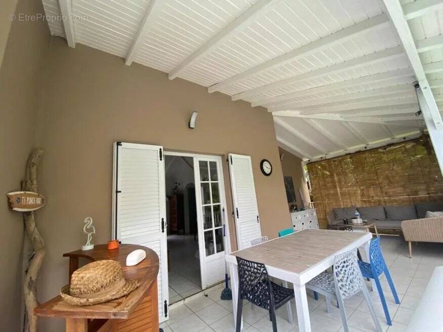 Maison à PETIT-BOURG