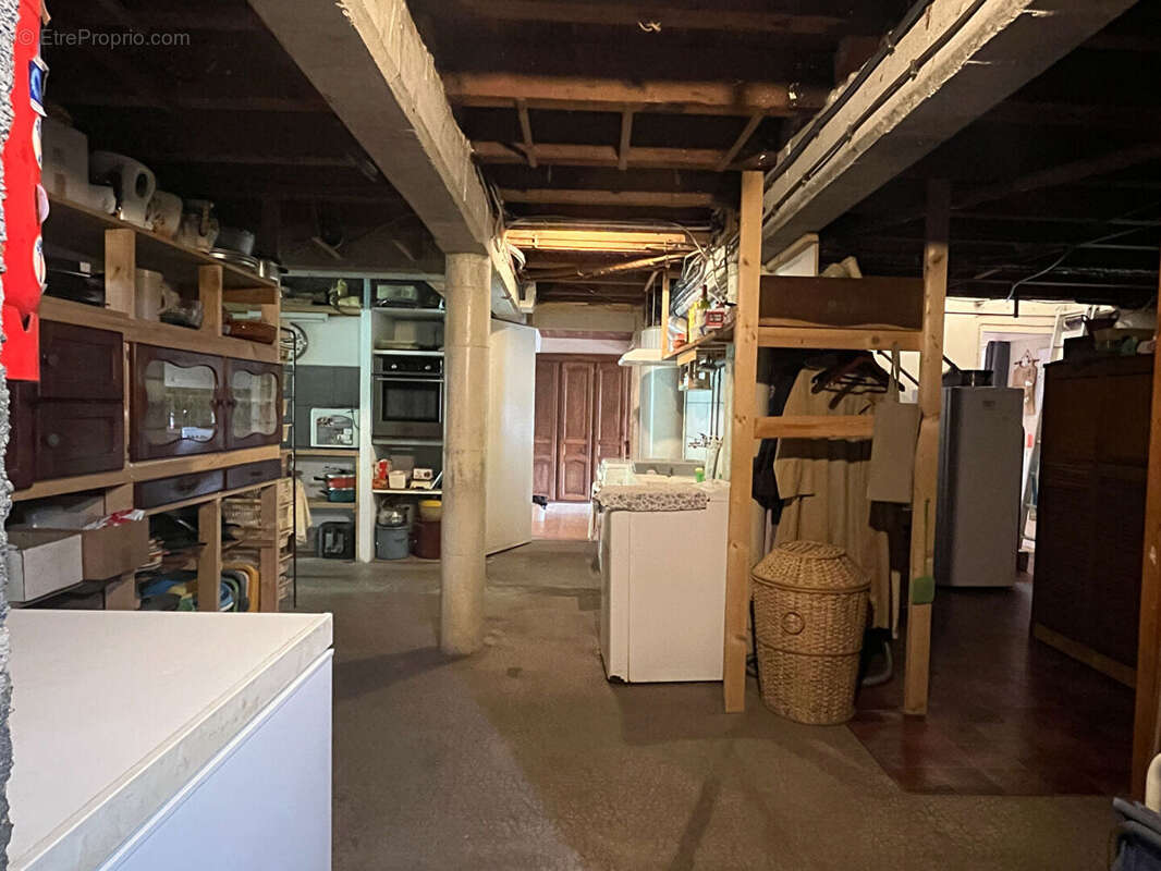 Maison à MONTMOREAU-SAINT-CYBARD