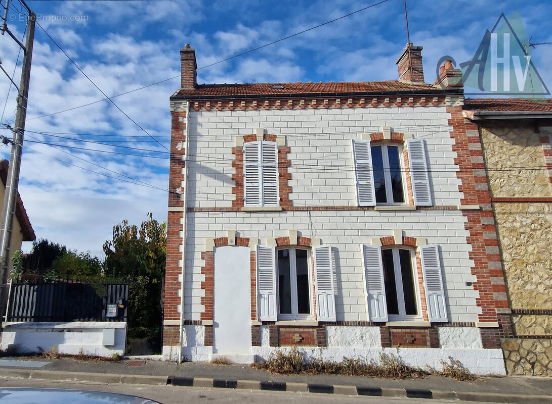 Maison à ROMILLY-SUR-SEINE