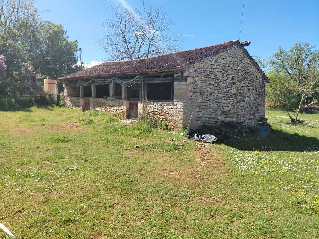 Maison à AUJOLS