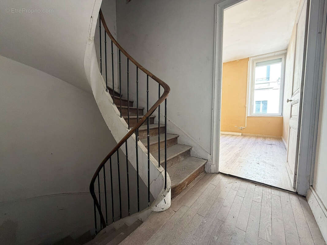 Adresse rare : Rue du Jard, Particulier Rémois à rénover - photo 7