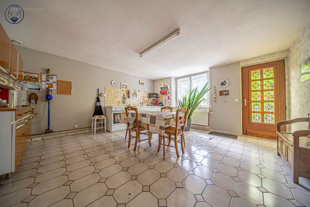 Maison à PAGNY-SUR-MEUSE