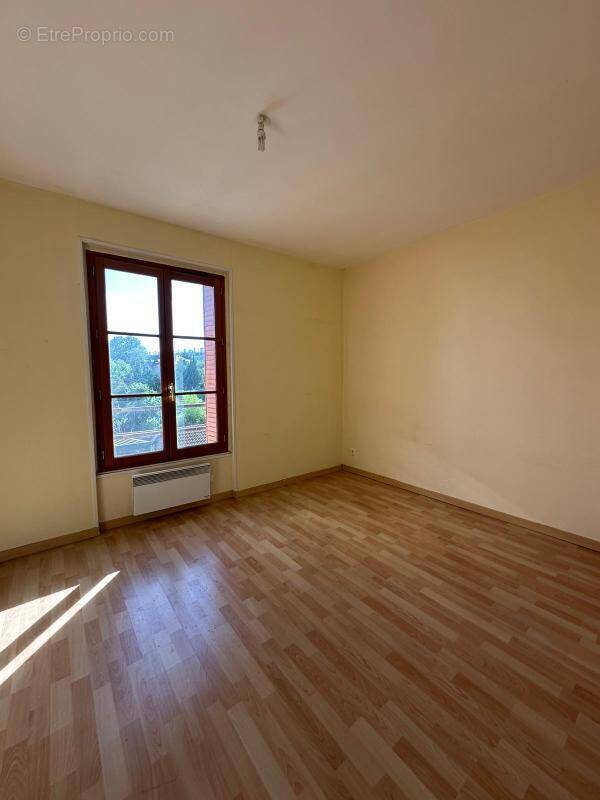 Appartement à CORBEIL-ESSONNES