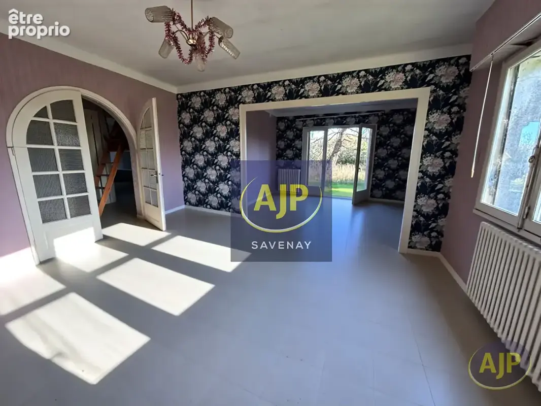 Maison à LA CHAPELLE-LAUNAY