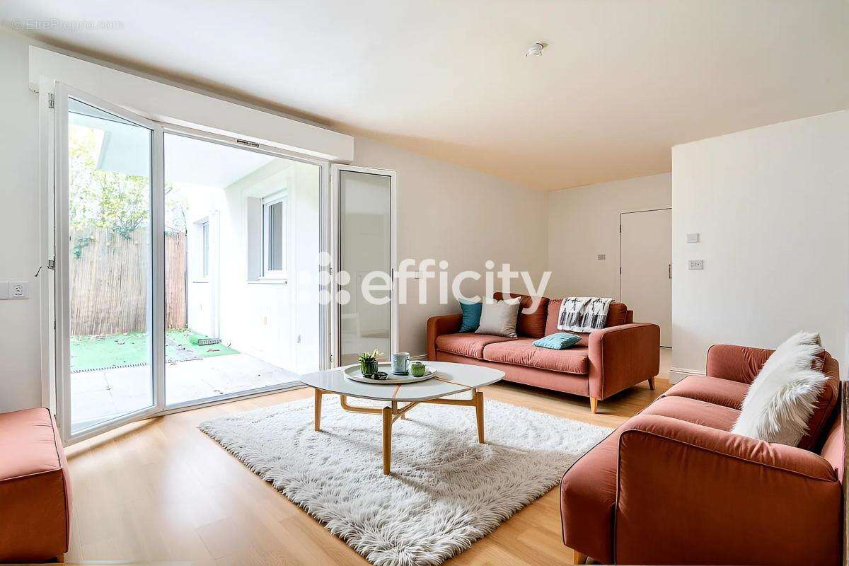 Appartement à LES PAVILLONS-SOUS-BOIS