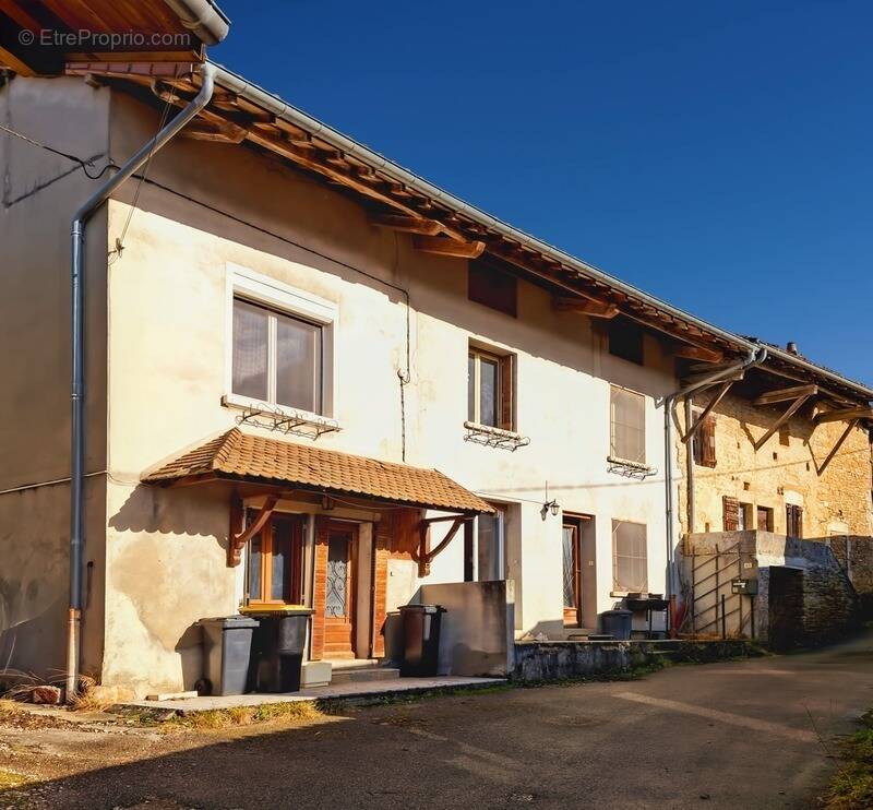 Maison à SALAVRE