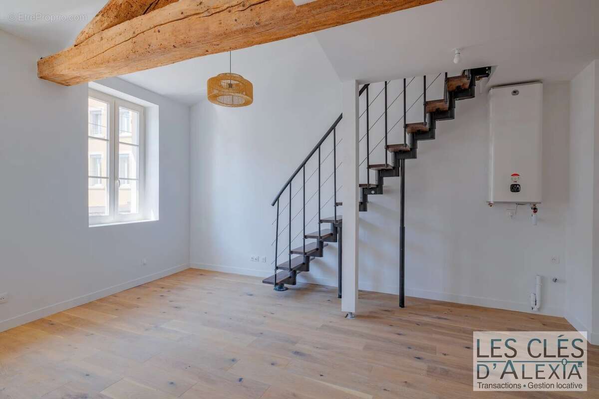 Appartement à SAINT-GENIS-LAVAL