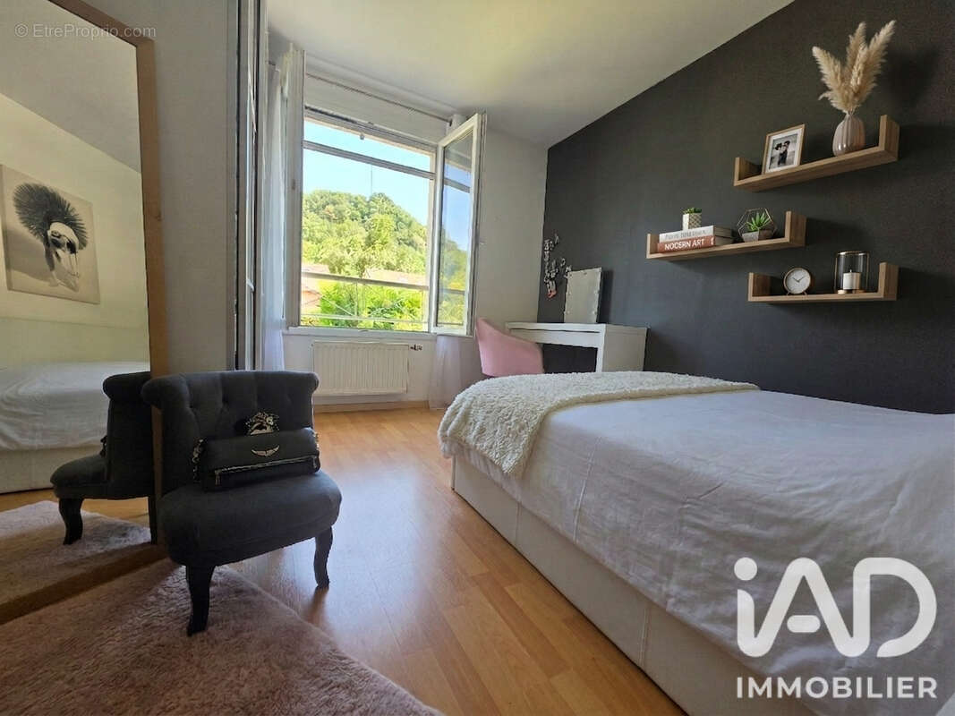Maison 101 m² à Vif  - photo 9