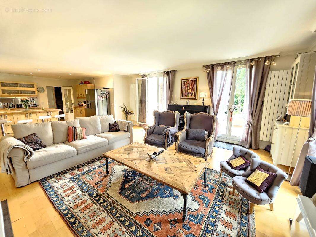 Maison à SAINT-NOM-LA-BRETECHE