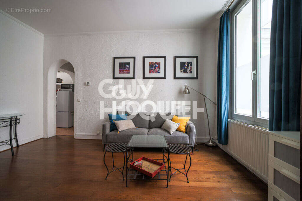 Appartement à PARIS-10E