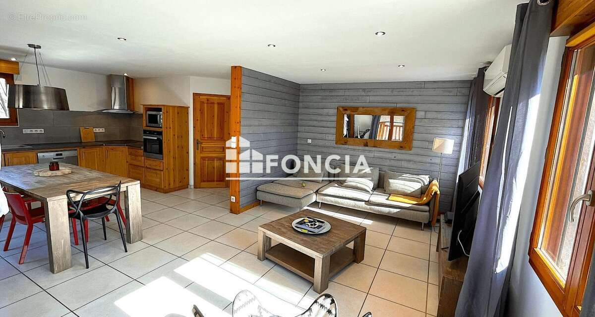 Appartement à LA SALLE-LES-ALPES