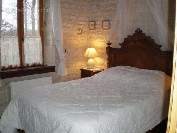 GITE - Maison à SAINT-FRAIGNE