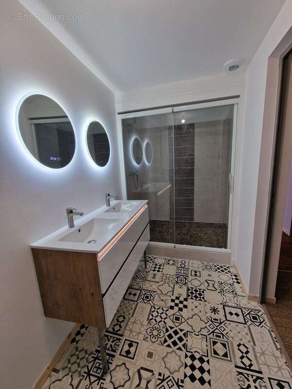 Maison à SAINT-JEAN-D'ANGELY