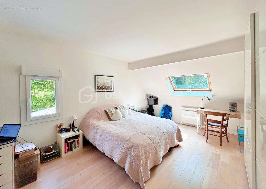 Maison à NEAUPHLE-LE-VIEUX