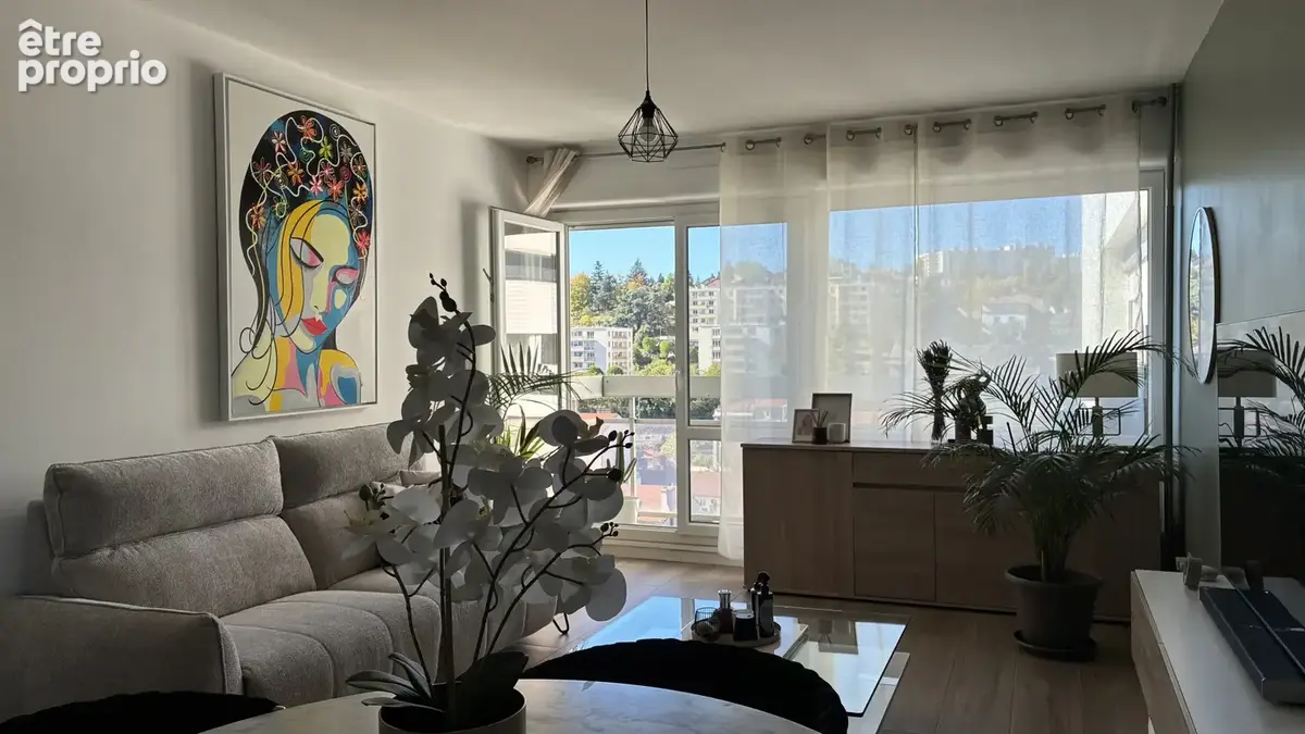 Appartement à SAINT-ETIENNE