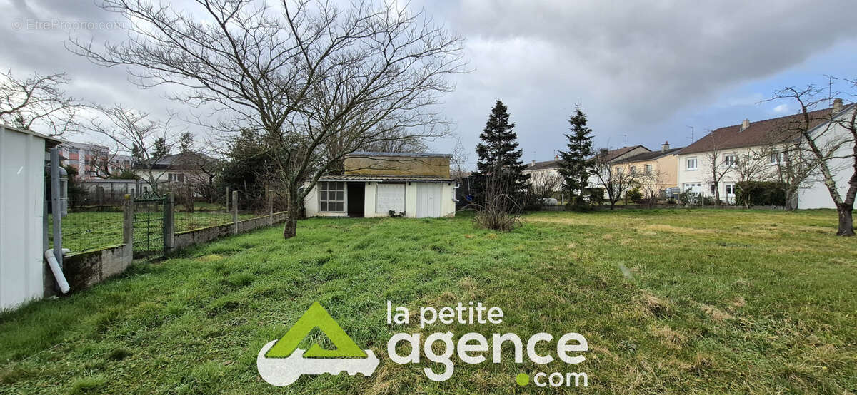 Terrain à MONTLUCON