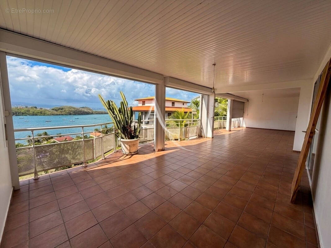 Appartement à LES TROIS-ILETS