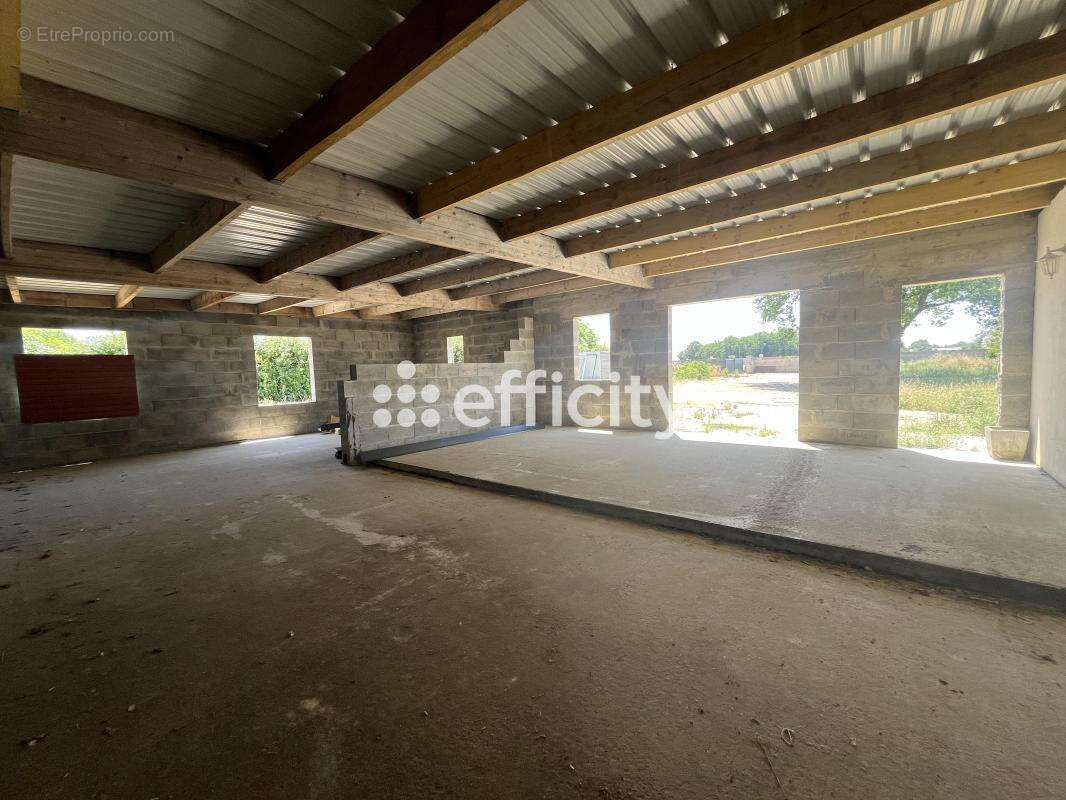 Maison à VENDEUVRE-DU-POITOU