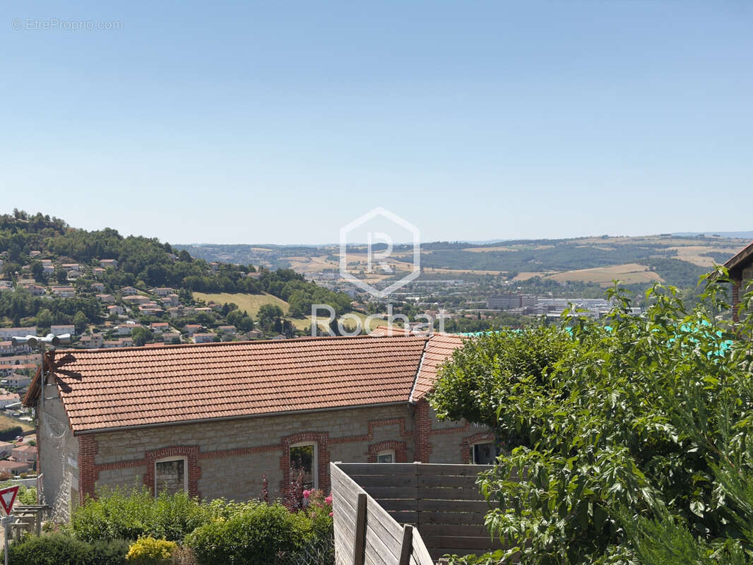 Viager occupé sur 10 ans Ensemble immobilier de 155 m2 à La Tour en Jarez (42580) - photo 3