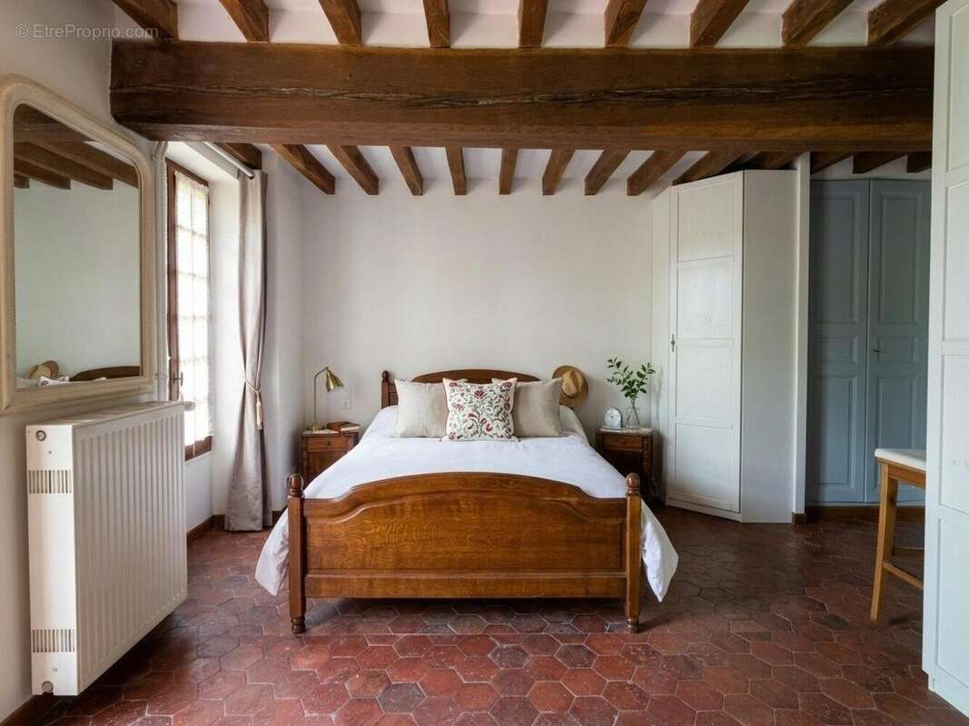Maison 205 m² à La Ferte-Loupiere  - photo 8