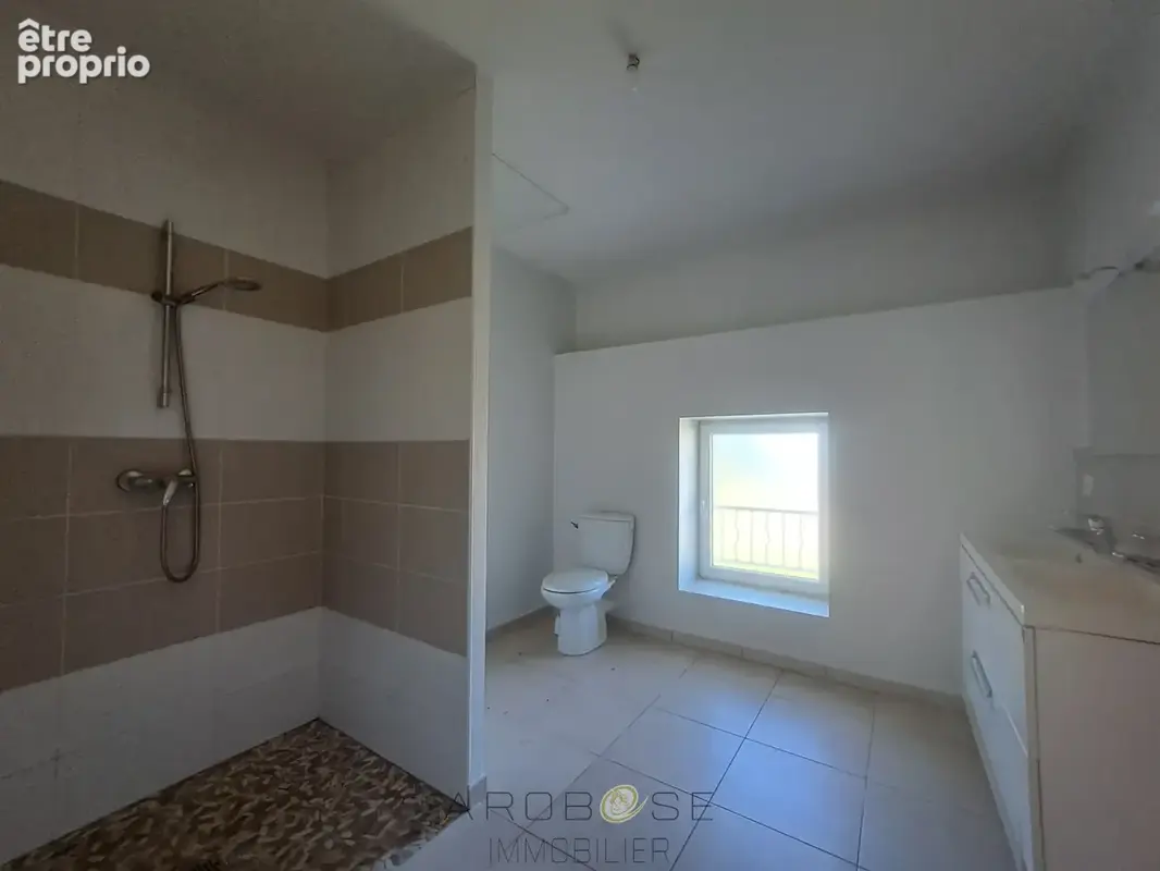 Maison rénovée avec 3 chambres, garage et jardin clos - photo 13