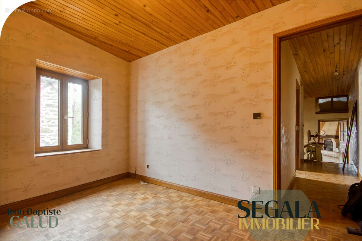 MONTIRAT - Maison de village - photo 6