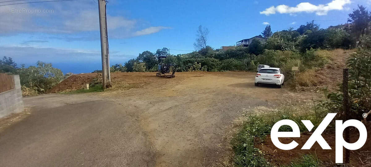 Terrain à SAINT-LEU