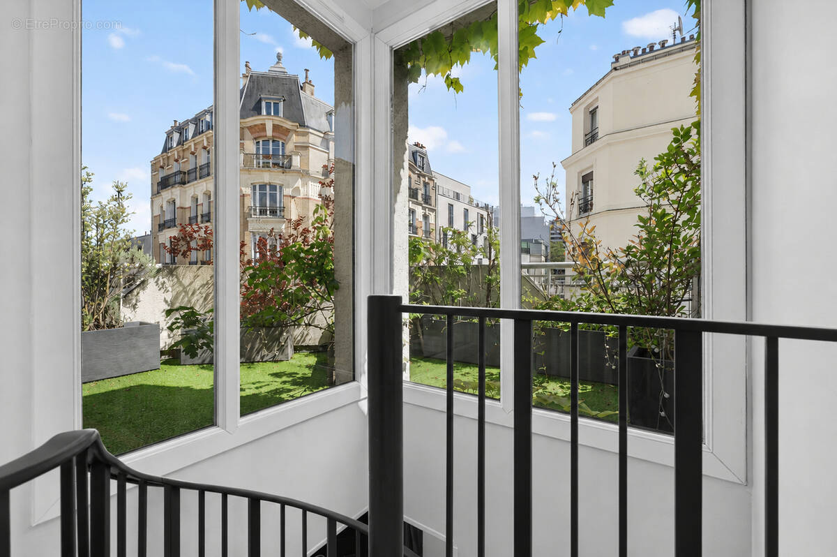 Appartement à PARIS-20E
