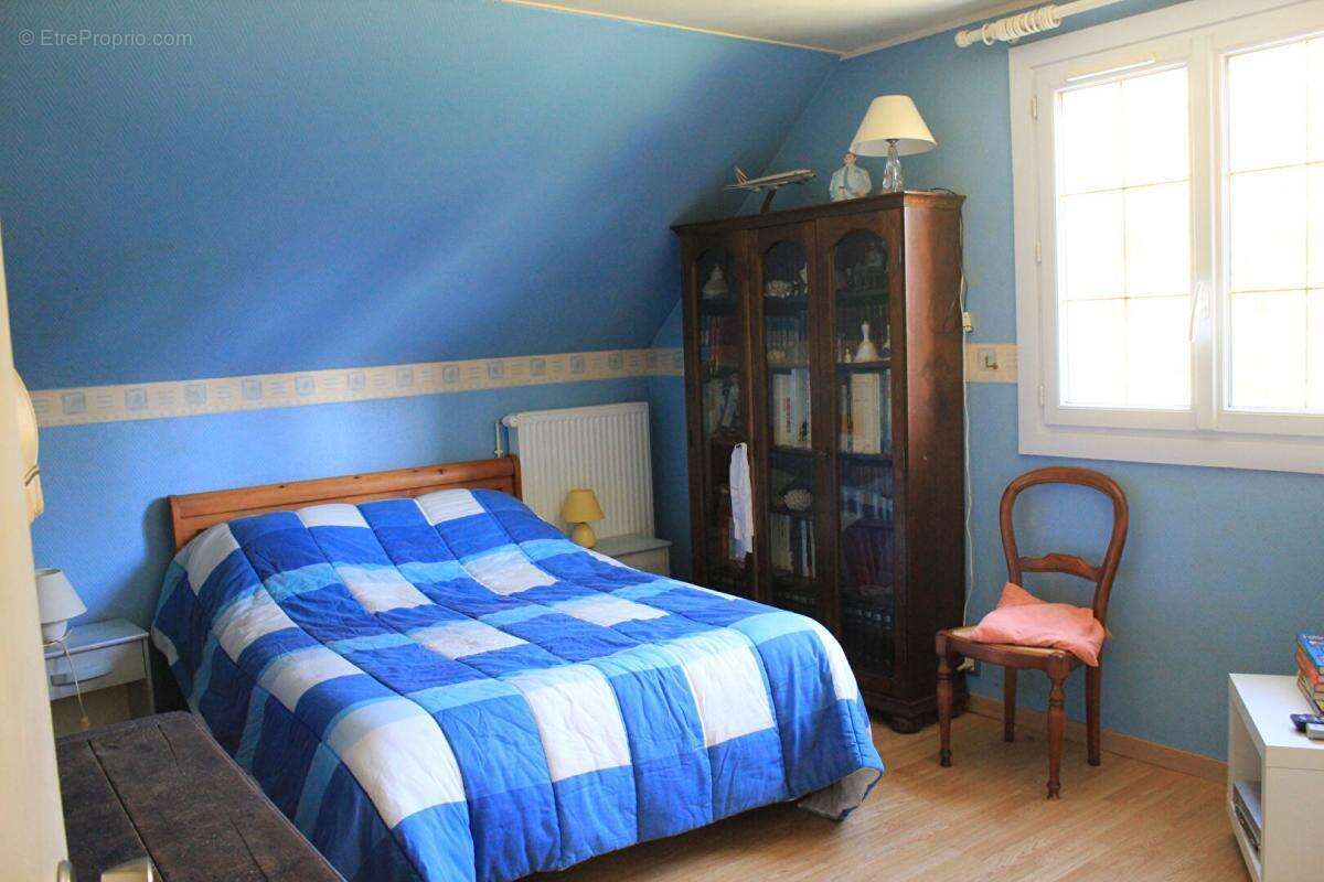 Maison à LA CELLE-LES-BORDES